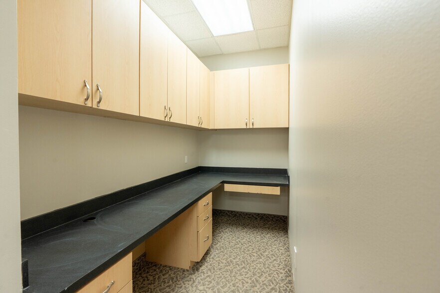 More Photos Of 175 S Ridge Rd, McKinney Medical For Lease