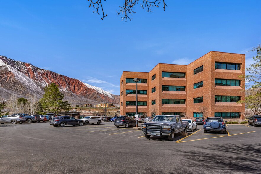 More Photos Of 201 Centennial St, Glenwood Springs Office Residential For Lease