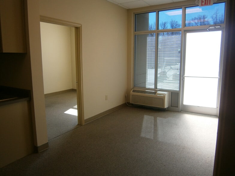 More Photos Of 1000 Sany Way, Peachtree City Self Storage For Lease