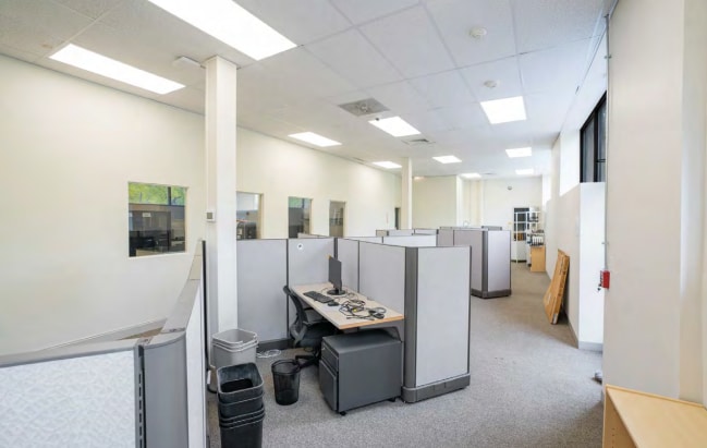 More Photos Of 91 Mystic St, Arlington Research And Development For Lease