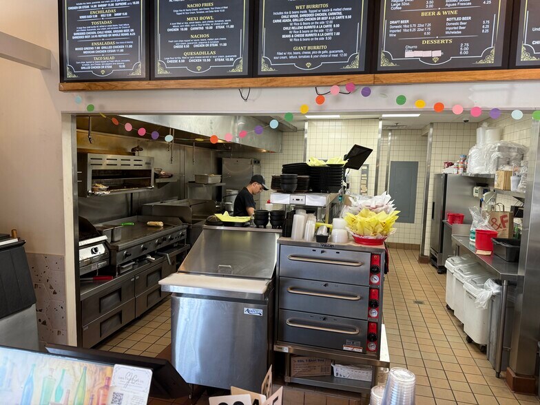 More Photos Of 40 El Camino, Fresno Storefront For Lease