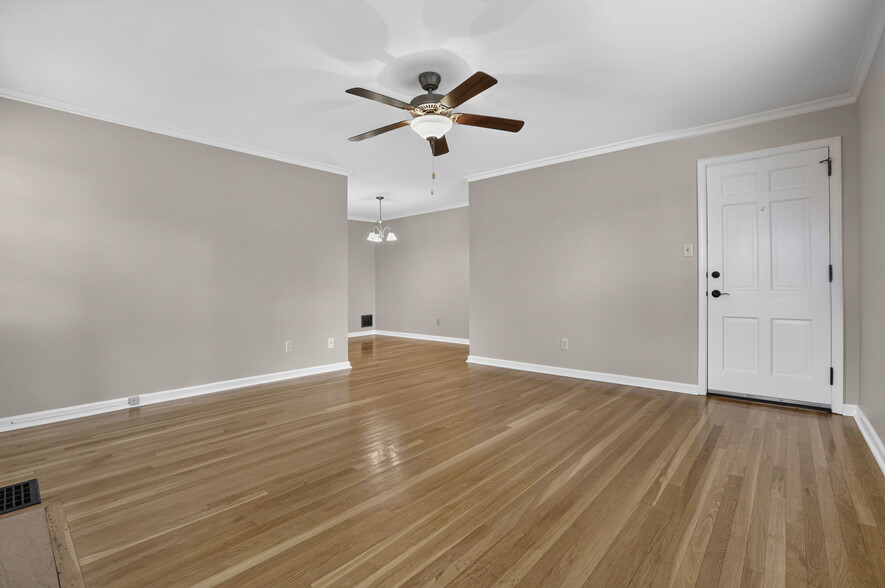 More Photos Of 802 Kenwick Rd, Columbus Apartments For Sale