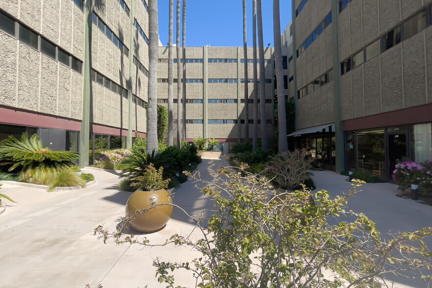 More Photos Of 8929-8939 S Sepulveda Blvd, Los Angeles Office For Lease