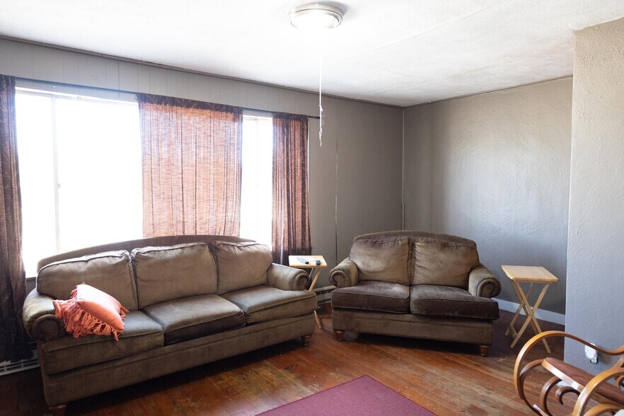 More Photos Of 103 W Main St, Hardwick Restaurant For Sale
