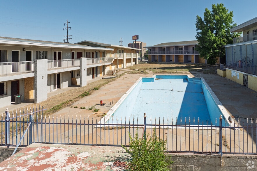 More Photos Of 2001 N Hudson Ave, Pueblo Hotel For Sale