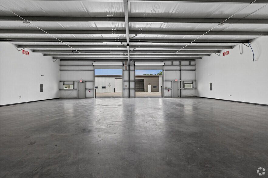 More Photos Of 3300 Dacy Ln, Kyle Warehouse For Sale