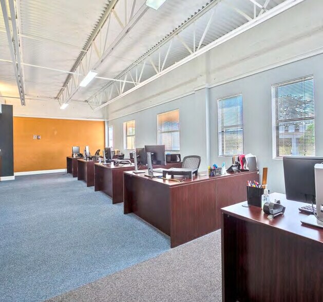 More Photos Of 4627 Ponce de Leon Blvd, Coral Gables Office For Lease