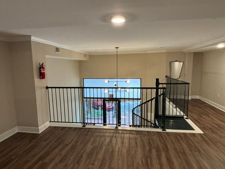 More Photos Of 1520 Main St, Columbia Storefront Retail Residential For Lease
