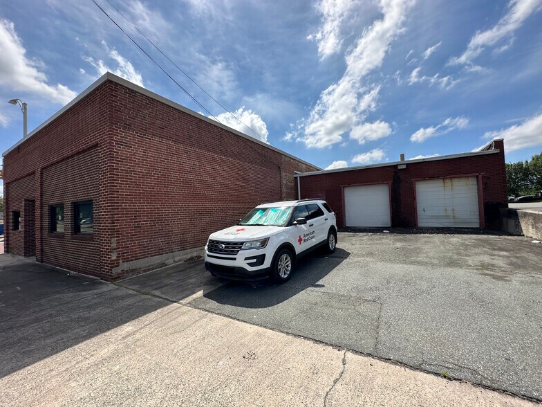 More Photos Of 707 S Main St, Burlington Manufacturing For Lease