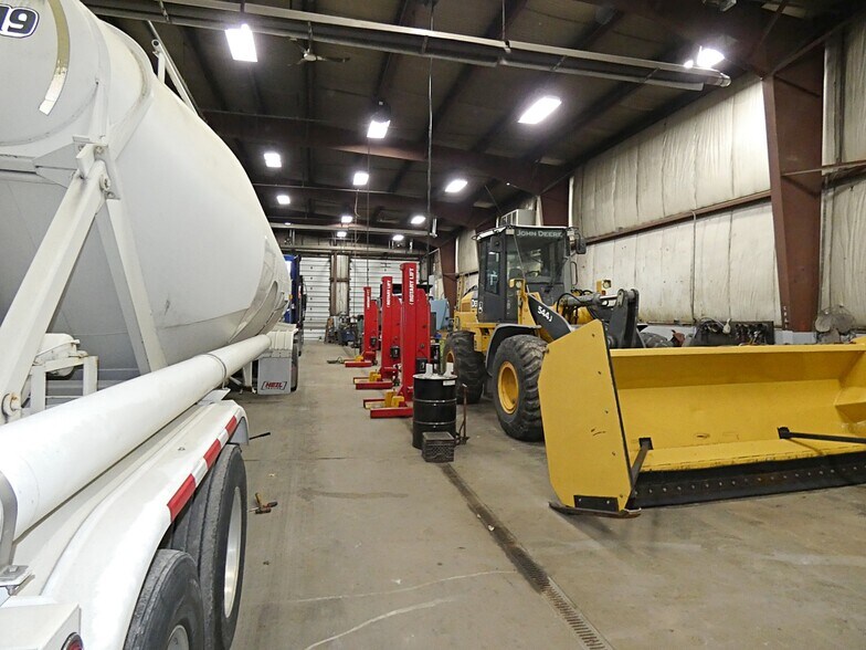 More Photos Of 70 N Gates Ave, Buffalo Truck Terminal For Lease