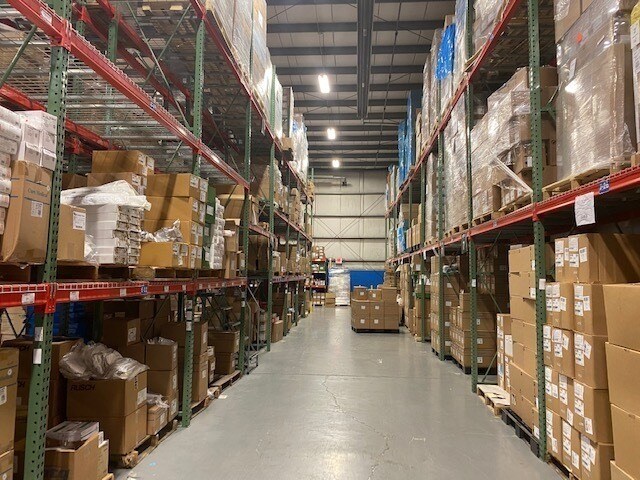 More Photos Of 1549 Bobali Dr, Harrisburg Distribution For Lease