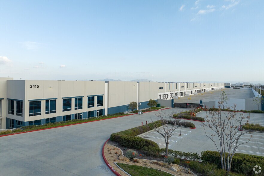 More Photos Of 2415 N Locust Ave, Rialto Warehouse For Lease