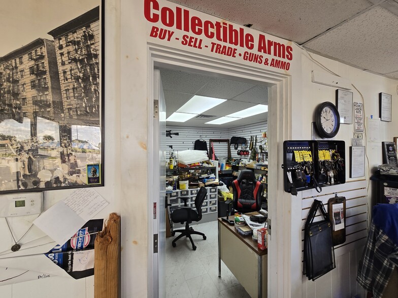 More Photos Of 1137 US Highway 19, Holiday Auto Repair For Sale