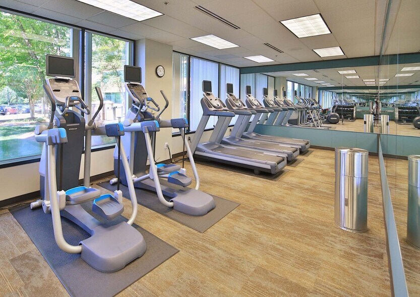 More Photos Of 801 Corporate Center Dr, Raleigh Office Residential For Lease