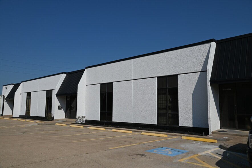 More Photos Of 15534 W Hardy Rd, Houston Unknown For Lease