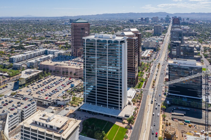 More Photos Of 3003 N Central Ave, Phoenix Office For Lease