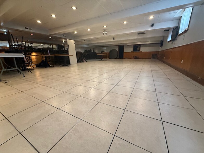 More Photos Of 32 Beers St, Bridgeport General Retail For Sale