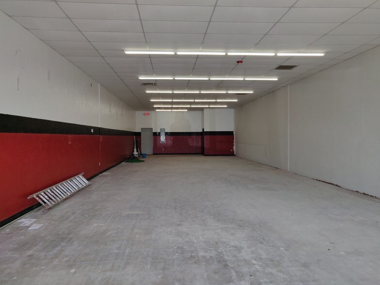 More Photos Of 2426 N Hawkins, Choctaw Freestanding For Lease
