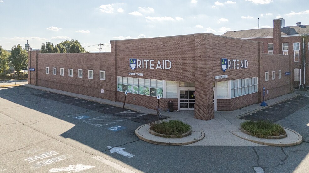 More Photos Of 340 E High St, Pottstown Drugstore For Sale