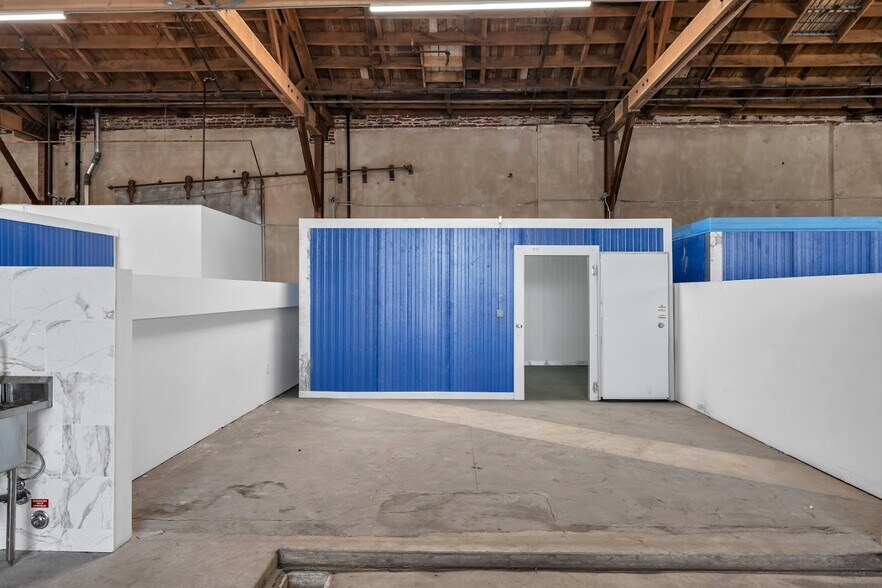 More Photos Of 707 E 7th St, Los Angeles Manufacturing For Lease