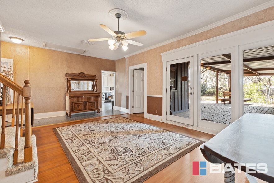 More Photos Of 3708 N Highway 77, Waxahachie Office Residential For Sale