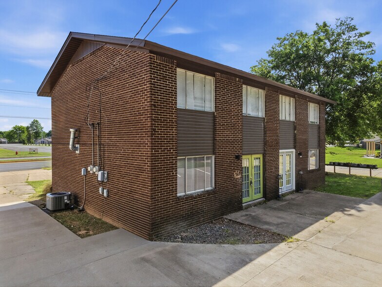 More Photos Of 1900 Dave Ward Dr, Conway Multifamily For Sale