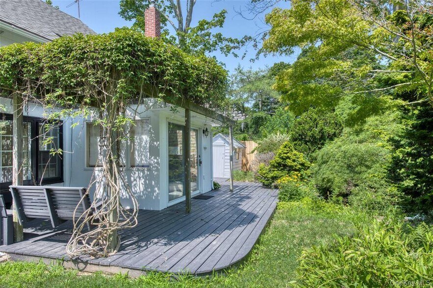 More Photos Of 270 North St, Cutchogue Office Residential For Lease