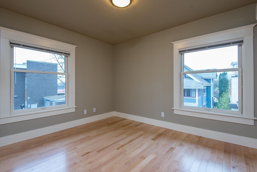 More Photos Of 2520 SE Madison St, Portland Apartments For Sale