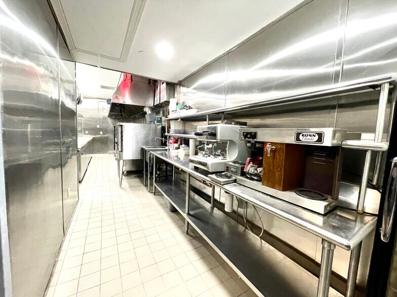 More Photos Of 141 Mansion Ave, Staten Island Restaurant For Sale