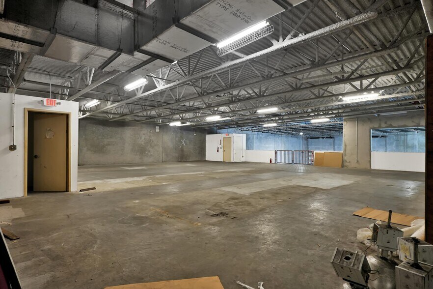 More Photos Of 917 NW 31st Ave, Pompano Beach Service For Sale