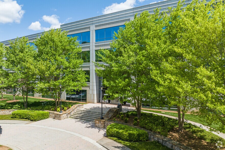 More Photos Of 1150 Sanctuary Pky, Alpharetta Unknown For Lease