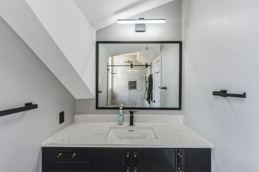 More Photos Of 6111 Atwood St, Austin Multifamily For Sale