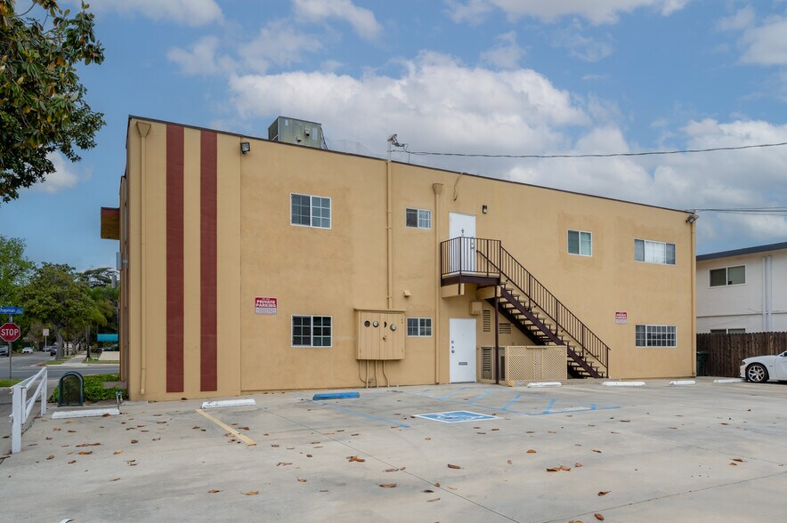More Photos Of 2000 E Chapman Ave, Fullerton Medical For Lease