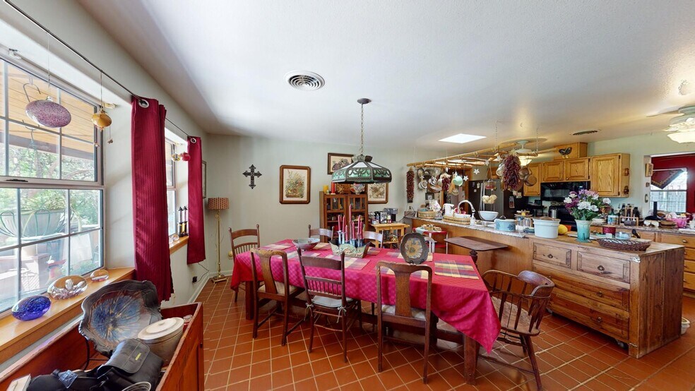 More Photos Of 1804 E College Blvd, Roswell General Retail For Sale