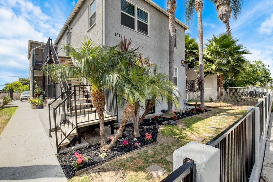 More Photos Of 1920 W 35th St, Los Angeles Multifamily For Sale