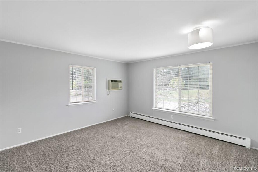 More Photos Of 500 Romeo Rd, Rochester Apartments For Sale