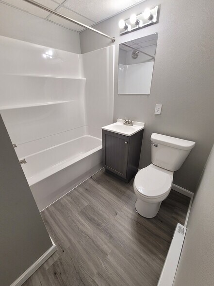 More Photos Of 1351 Iowa Ave SE, Huron Apartments For Sale