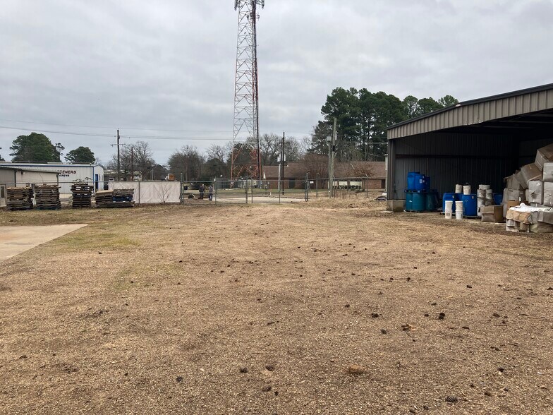 More Photos Of 315 Enterprise St, Longview Light Manufacturing For Lease