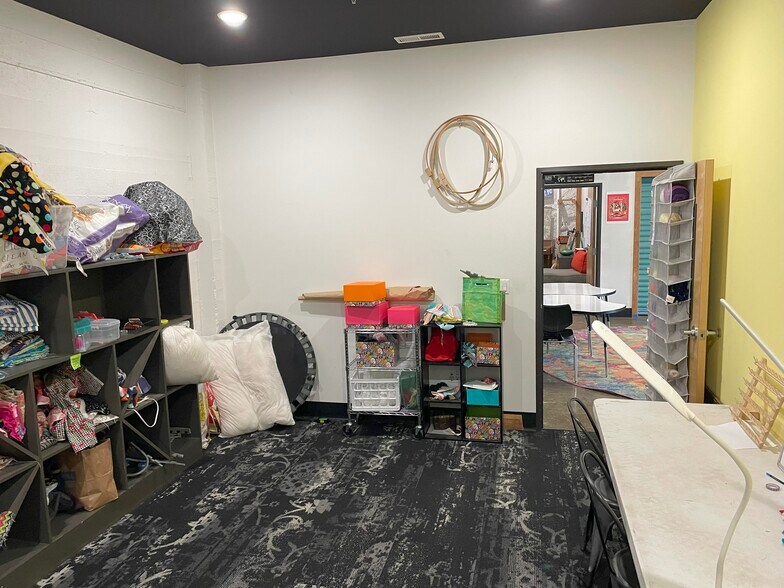 More Photos Of 13 Railroad St, Hood River Winery Vineyard For Lease