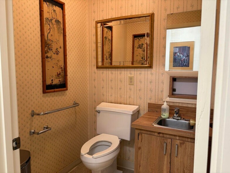 More Photos Of 1900 Nebraska Ave, Fort Pierce Medical For Lease