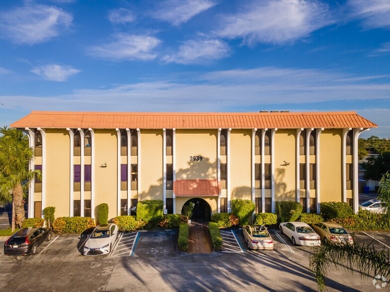 Primary Photo Of 3939 Hollywood Blvd, Hollywood Medical For Lease