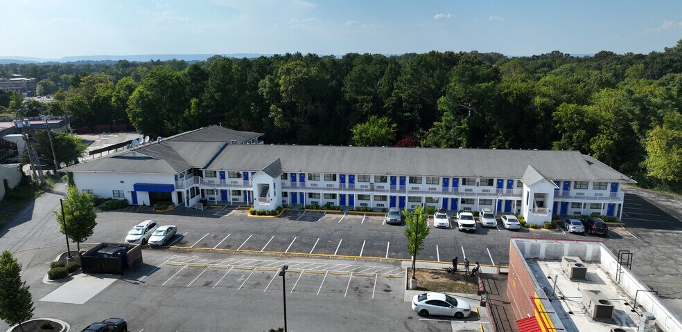 More Photos Of 7707 Lee Hwy, Chattanooga Hotel For Sale