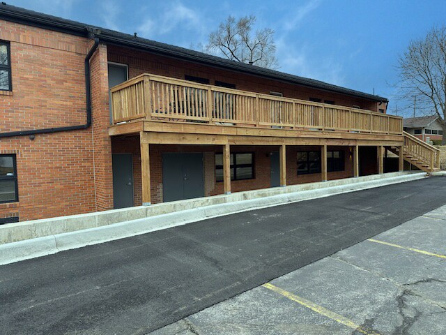 More Photos Of 25 S Virginia St, Crystal Lake Office For Sale