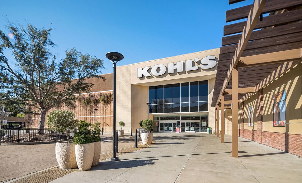 More Photos Of 1000-9000 Northgate Mall, San Rafael Unknown For Lease