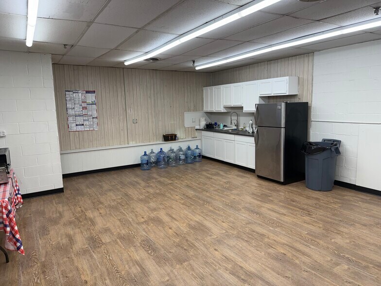 More Photos Of 524 Route 303, Orangeburg Manufacturing For Sale