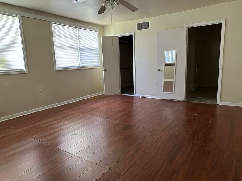 More Photos Of 555 E Boyd Dr, Baton Rouge Multifamily For Sale