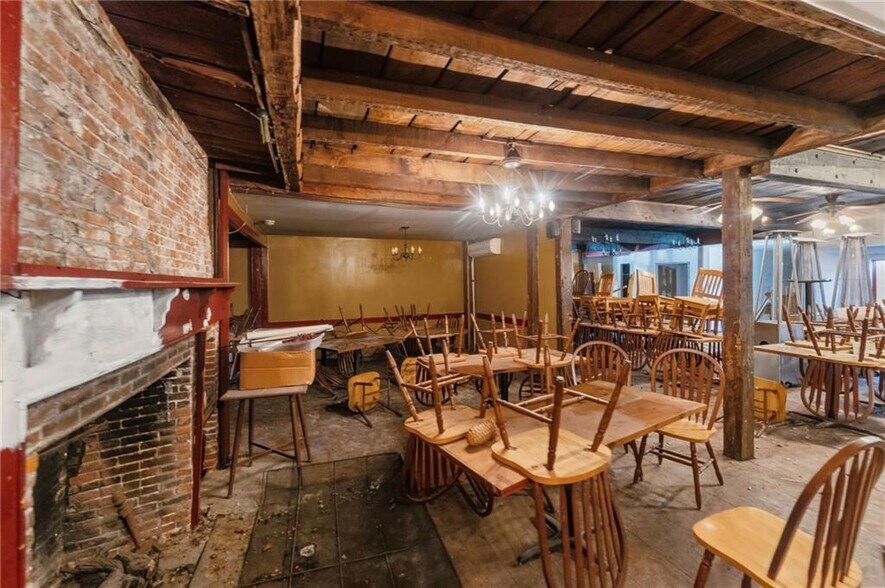 More Photos Of 3376 Post Rd, Warwick Restaurant For Sale