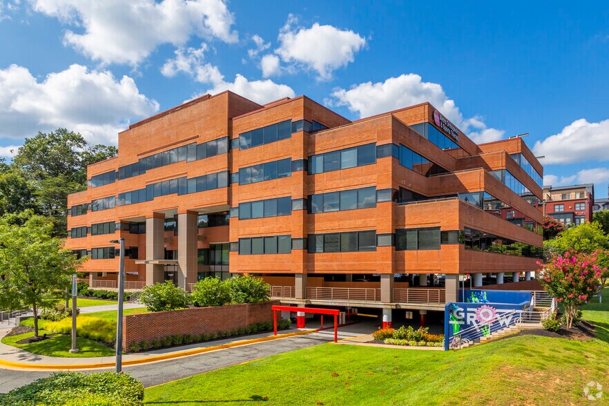 More Photos Of 7811 Montrose Rd, Potomac Medical For Lease