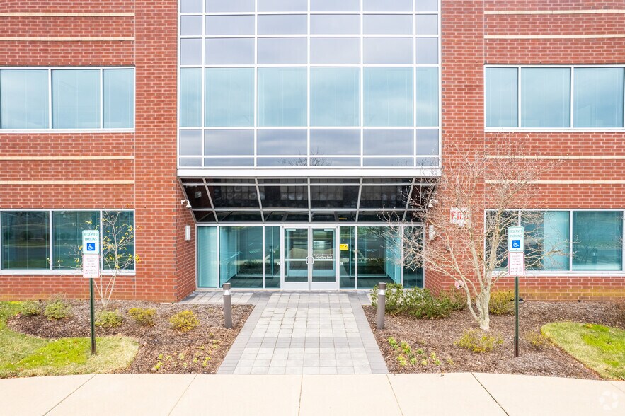 More Photos Of 2100 Pennbrook Pky, Lansdale Office For Sale