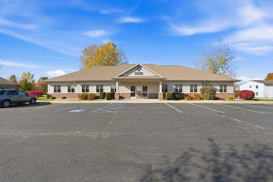 Primary Photo Of 2150 N Pointe Dr, Warsaw Office For Lease